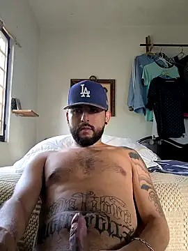 Snapshot of dickman10 chatting on 11-29-25, 10:24 dickman10 online show from 11-29-25, 10:24