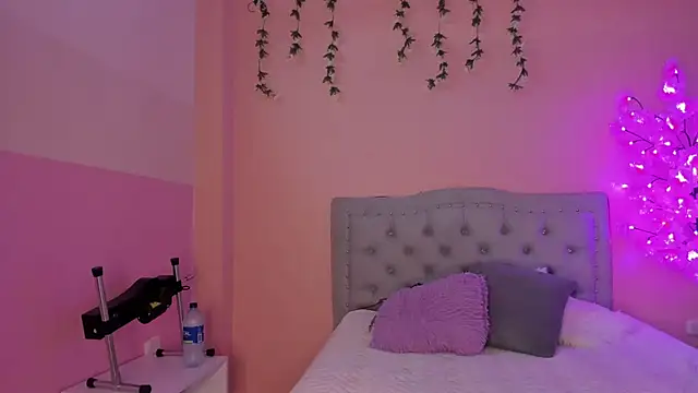 littletammy4u  online show from 10-07-25, 12:13