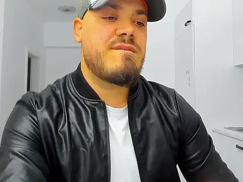 Snapshot of ZackMasterss chatting on 10-22-25, 07:35 ZackMasterss online show from 10-22-25, 07:35