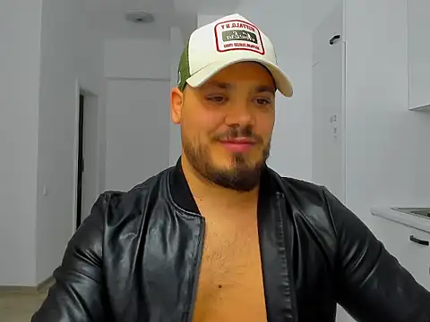 Snapshot of ZackMasterss chatting on 11-06-25, 12:11 ZackMasterss online show from 11-06-25, 12:11