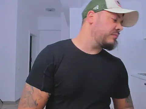 Snapshot of ZackMasterss chatting on 11-13-25, 11:25 ZackMasterss online show from 11-13-25, 11:25