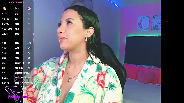 Snapshot of SallyWhitee chatting on 12-20-25, 04:19 SallyWhitee online show from 12-20-25, 04:19