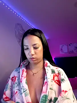 Snapshot of SallyWhitee chatting on 02-04-26, 04:40 SallyWhitee online show from 02-04-26, 04:40