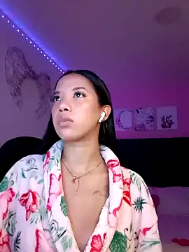 Snapshot of SallyWhitee chatting on 02-05-26, 05:01 SallyWhitee online show from 02-05-26, 05:01