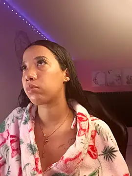 Snapshot of SallyWhitee chatting on 02-11-26, 04:06 SallyWhitee online show from 02-11-26, 04:06