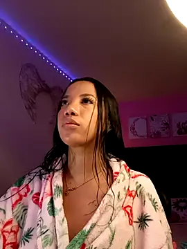 Snapshot of SallyWhitee chatting on 02-17-26, 05:26 SallyWhitee online show from 02-17-26, 05:26