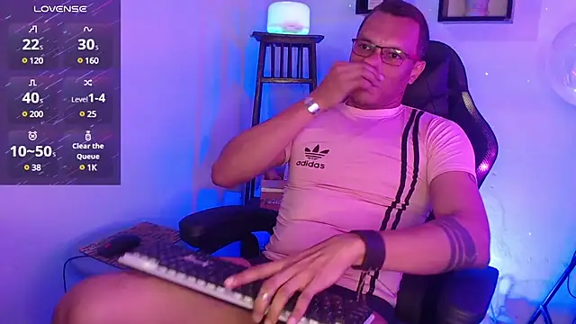 XhaseFoX online show from 02-06-25, 03:37