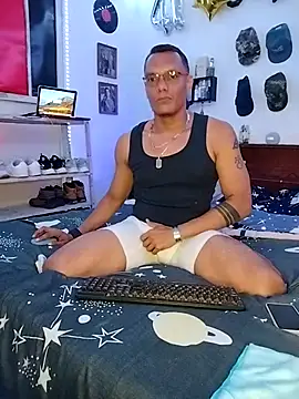 XhaseFoX online show from 02-16-25, 03:04