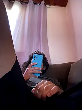 Snapshot of Mineirinho043 chatting on 11-11-25, 01:33 Mineirinho043 online show from 11-11-25, 01:33