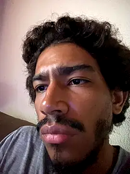 Snapshot of Mineirinho043 chatting on 11-20-25, 10:15 Mineirinho043 online show from 11-20-25, 10:15