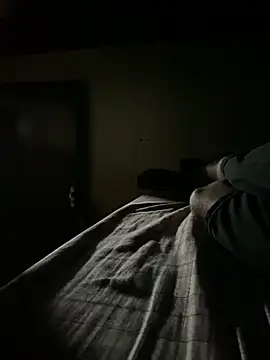 Snapshot of Mineirinho043 chatting on 11-22-25, 01:48 Mineirinho043 online show from 11-22-25, 01:48