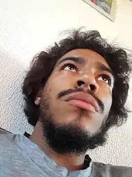 Snapshot of Mineirinho043 chatting on 11-22-25, 02:49 Mineirinho043 online show from 11-22-25, 02:49