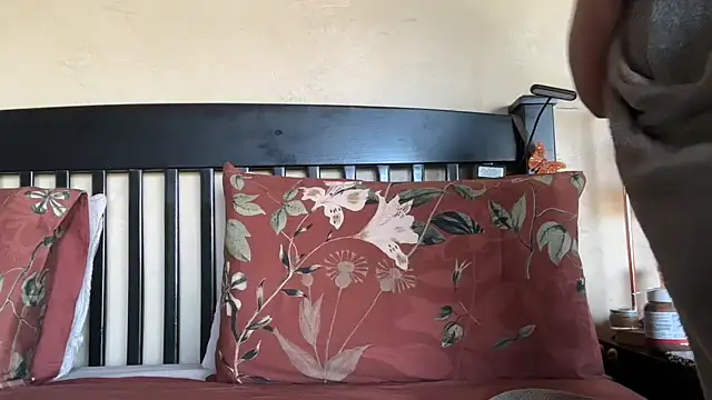 SophieStarShine online show from 10-28-25, 02:31