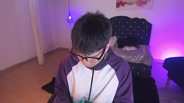 Golden-Boyy online show from 09-09-25, 03:06