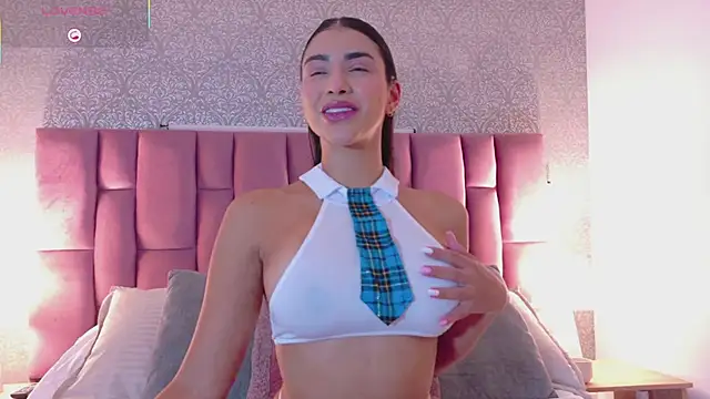 Snapshot of FelicityAdams chatting on 02-18-26, 03:41 FelicityAdams online show from 02-18-26, 03:41