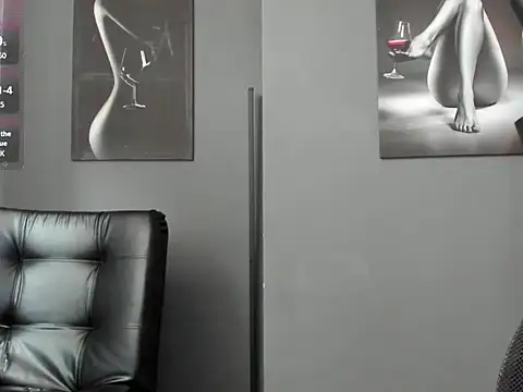 Snapshot of karlyjons12 chatting on 10-13-25, 05:24 karlyjons12 online show from 10-13-25, 05:24