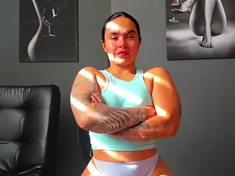 Snapshot of karlyjons12 chatting on 11-11-25, 12:49 karlyjons12 online show from 11-11-25, 12:49