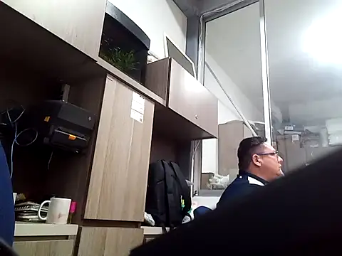 Snapshot of reyarturs13 chatting on 09-12-25, 03:12 reyarturs13 online show from 09-12-25, 03:12