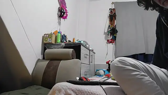 jeans and emma online show from 01-11-26, 12:59