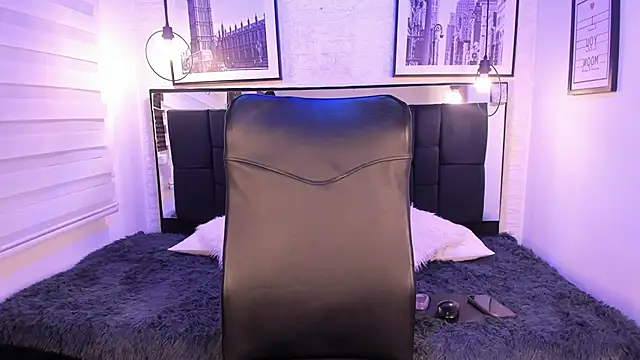 Snapshot of tylla_ chatting on 10-22-25, 03:40 tylla online show from 10-22-25, 03:40