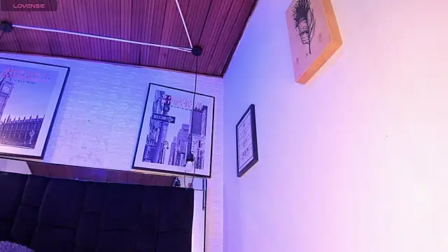 Snapshot of tylla_ chatting on 11-11-25, 03:28 tylla online show from 11-11-25, 03:28