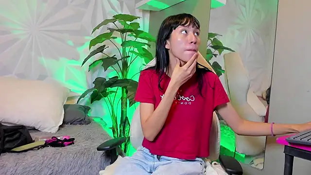 Miaa Lee7 online show from 11-25-25, 08:20