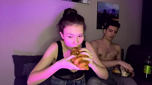 Tw1nFlame online show from 03-13-25, 06:16