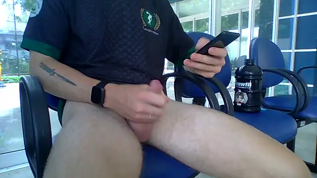 Snapshot of Novinho_pica_rosa chatting on 02-02-26, 01:43 Novinho pica rosa online show from 02-02-26, 01:43