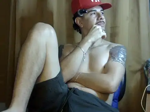 Snapshot of venusfranco_94 chatting on 12-14-25, 12:10 venusfranco 94 online show from 12-14-25, 12:10