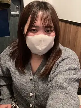 Snapshot of mitarashi_awww chatting on 03-15-25, 05:48 mitarashi awww online show from 03-15-25, 05:48