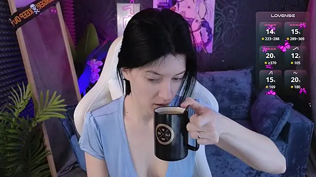 roxy riot  online show from 11-05-25, 01:27