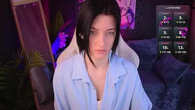 roxy riot  online show from 11-19-25, 02:00