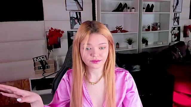 Snapshot of AdeleCartier chatting on 02-26-25, 05:42 AdeleCartier online show from 02-26-25, 05:42