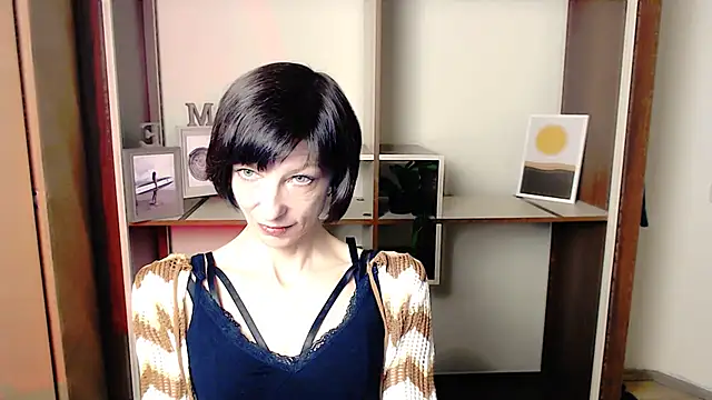 AngeliaFlow  online show from 10-03-25, 06:54