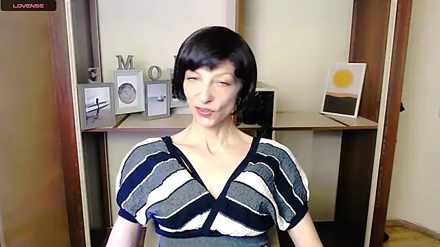  AngeliaFlow  online show from 10-07-25, 06:43