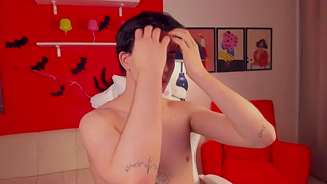 AdrianoAubert online show from 11-08-25, 06:02