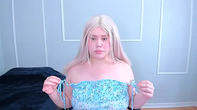 Snapshot of _leana_ chatting on 11-11-25, 04:29 leana online show from 11-11-25, 04:29