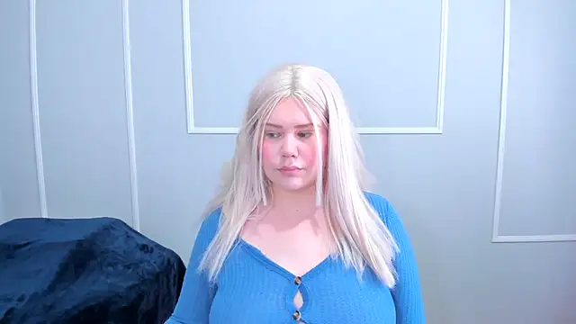 Snapshot of _leana_ chatting on 12-21-25, 06:37 leana online show from 12-21-25, 06:37