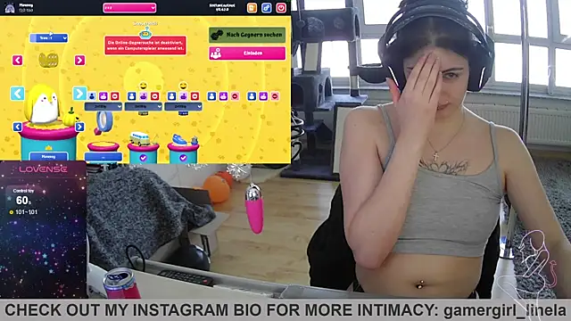 Snapshot of Gamergirl-Linela chatting on 11-12-25, 12:16 Gamergirl-Linela online show from 11-12-25, 12:16