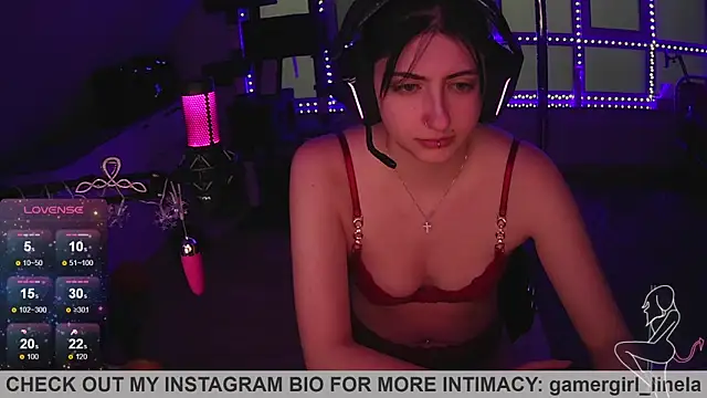 Snapshot of Gamergirl-Linela chatting on 11-20-25, 03:34 Gamergirl-Linela online show from 11-20-25, 03:34