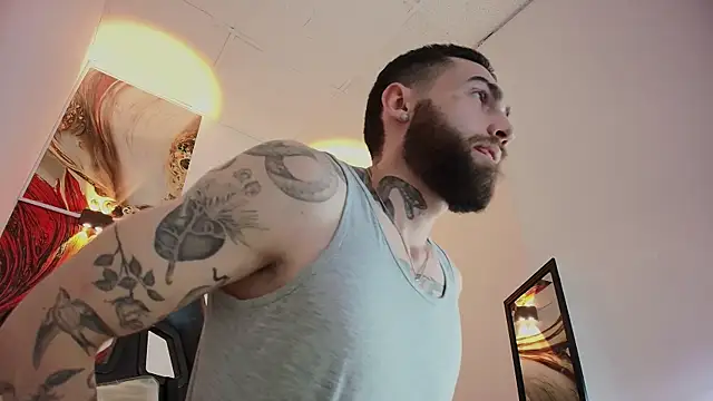 Luke davis01 online show from 10-28-25, 01:14