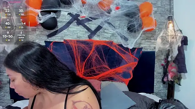 Sophia Brunett online show from 10-31-25, 11:55