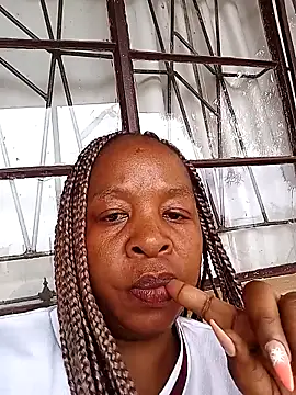 Snapshot of Mishanti chatting on 09-27-25, 11:48 Mishanti online show from 09-27-25, 11:48