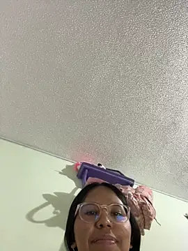 Snapshot of Venus_Day chatting on 09-30-25, 02:27 Venus Day online show from 09-30-25, 02:27