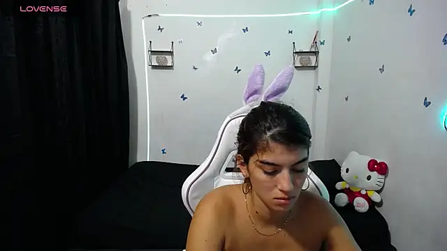 Snapshot of hello_kityy25 chatting on 02-14-25, 01:56 hello kityy25 online show from 02-14-25, 01:56