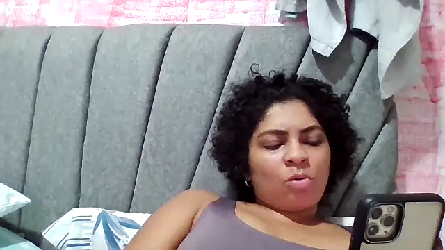 Snapshot of Tana_latin chatting on 10-10-25, 12:42 Tana latin online show from 10-10-25, 12:42