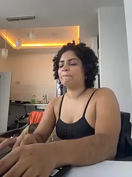 Snapshot of Tana_latin chatting on 10-16-25, 11:39 Tana latin online show from 10-16-25, 11:39