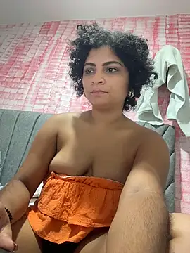 Snapshot of Tana_latin chatting on 10-26-25, 12:27 Tana latin online show from 10-26-25, 12:27