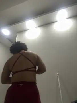 Snapshot of Tana_latin chatting on 10-29-25, 12:35 Tana latin online show from 10-29-25, 12:35