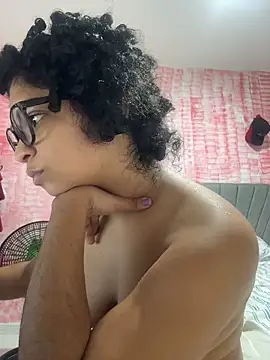 Snapshot of Tana_latin chatting on 12-21-25, 02:57 Tana latin online show from 12-21-25, 02:57